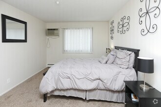 2BR, 1.5BA - 990 SF - Stone Grove Apartments