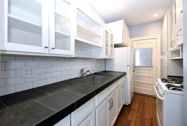 Foto del edificio - 1223 W Gray St