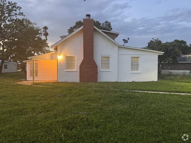 Building Photo - 5926 Saufley Pines Rd