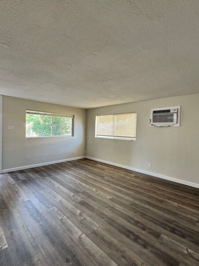 Foto del edificio - Selah remodeled 1 br, 1 ba home with washe...