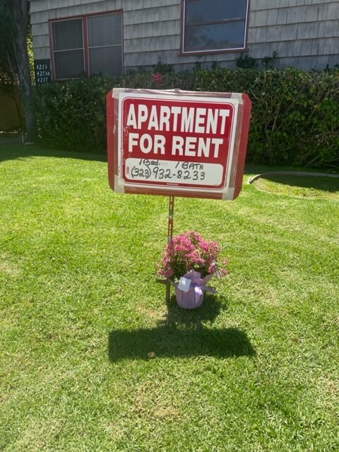 Building Photo - 4275 Tujunga Ave