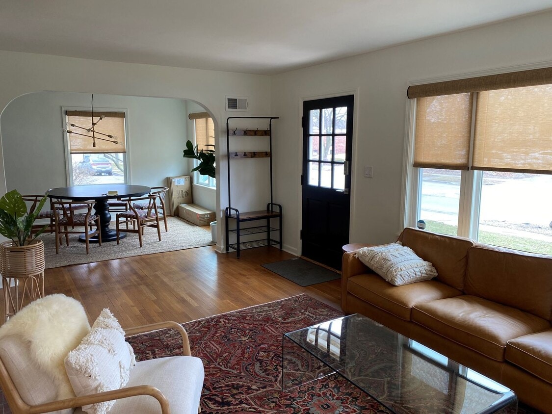 Primary Photo - Renovated 3-bed, 2-bath home close to scho...