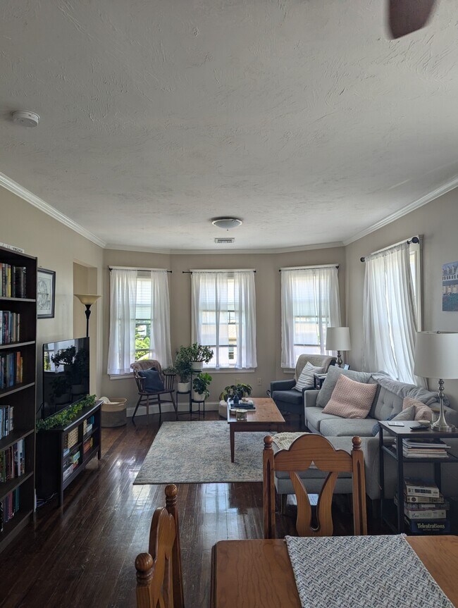 Foto del edificio - 135 Highland Ave