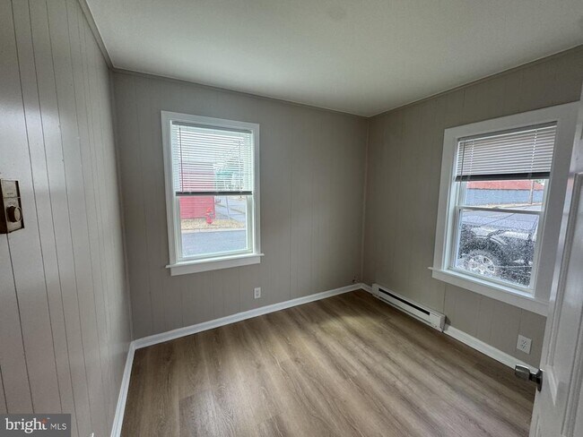 Foto del edificio - 112 Academy Ave