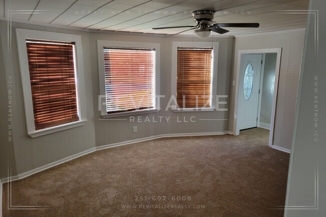 Foto del edificio - Updated 3 Bedroom/2 Bathroom House in Mobile!