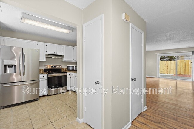 Photo - 724 Chaseway St Townhome