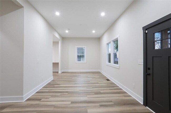 Foto del edificio - 190 Adair Ave SE