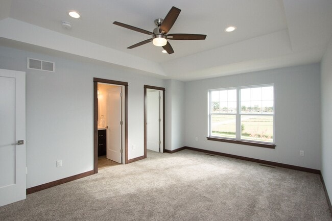 Building Photo - 1120 Ivy Ln