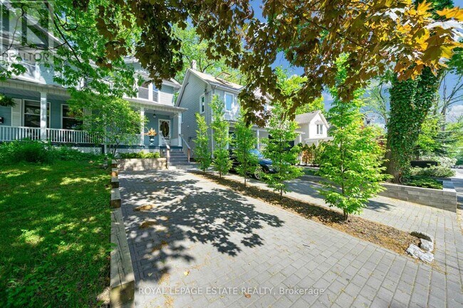 Photo du bâtiment - 101 Silver Birch Ave