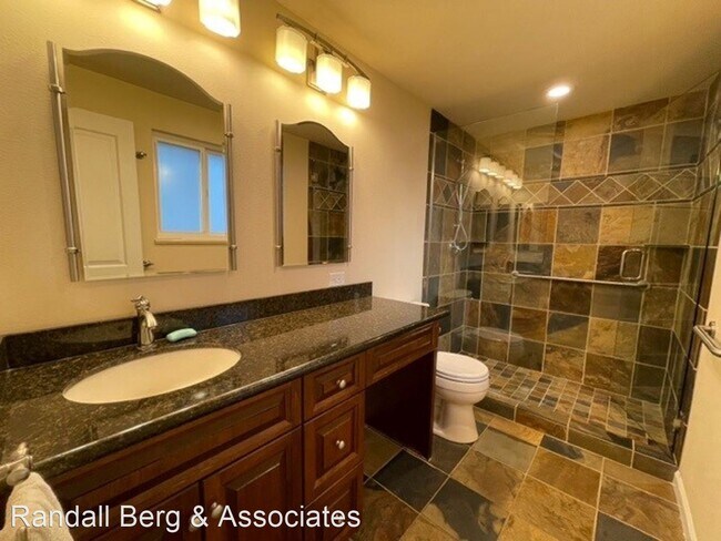 Foto del edificio - 3 br, 2.5 bath House - 3303 59th Avenue SW