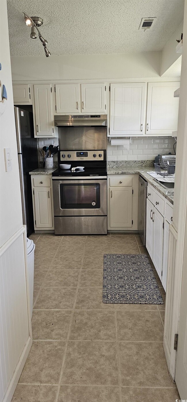 Building Photo - 1711 Fawn Vista Dr N