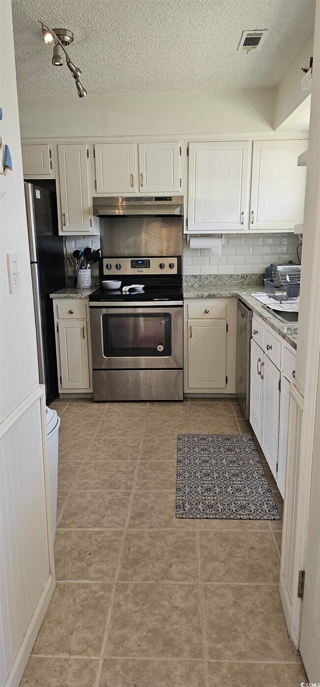 Foto del edificio - 1711 Fawn Vista Dr N