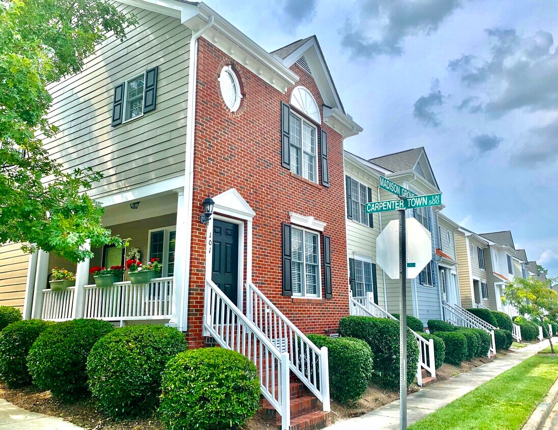 Primary Photo - 101 Madison Grove Pl