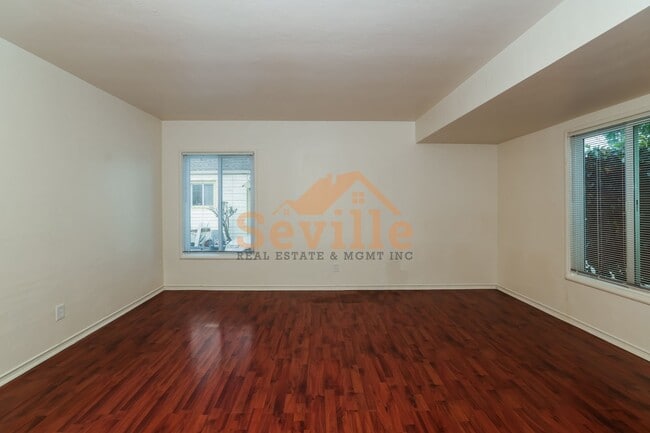 Foto del edificio - Single story 3BR/1BA home in convenient South Berkeley neighborhood.