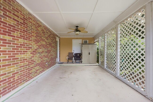Building Photo - 620 Mallard Lake Dr