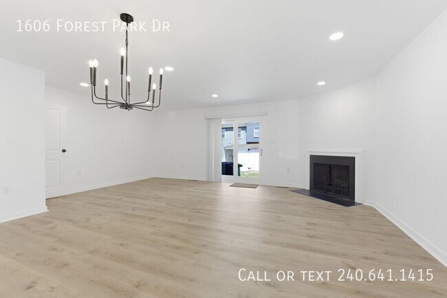 Building Photo - 1606 Forest Park Dr