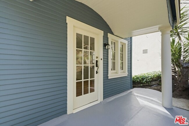 Building Photo - 3322 Hamilton Way