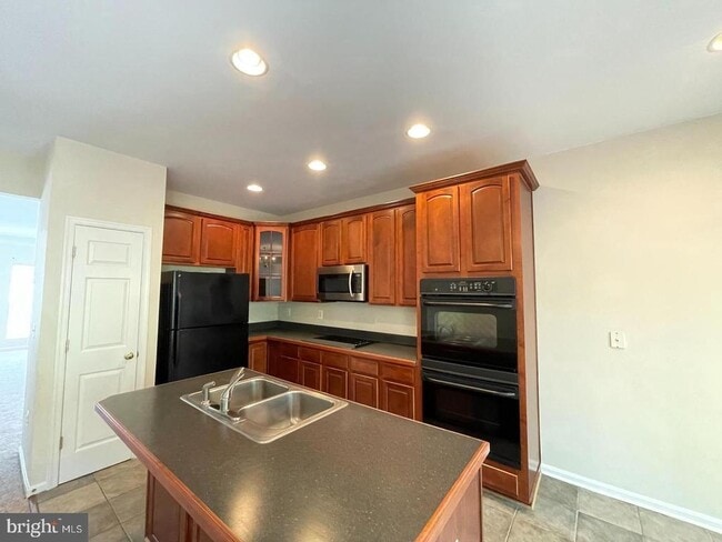 Building Photo - 107 Hemlock Dr