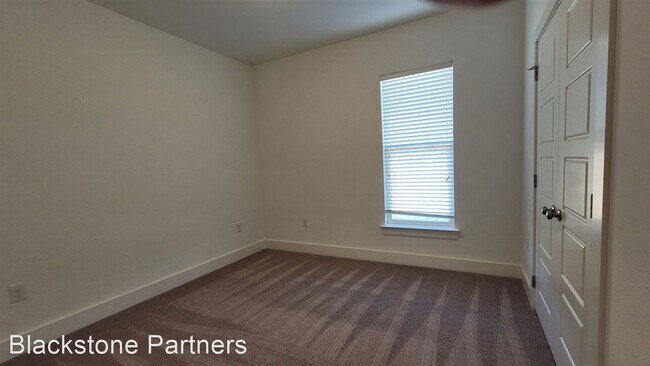 Building Photo - 4 br, 2 bath House - 10662 Deric Ave