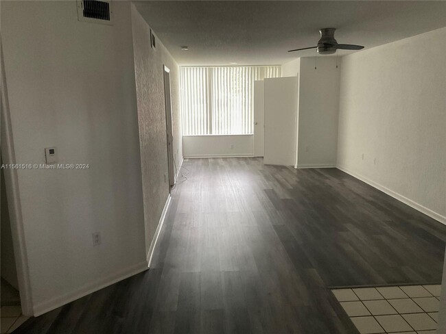 Building Photo - 2851 N Oakland Forest Dr
