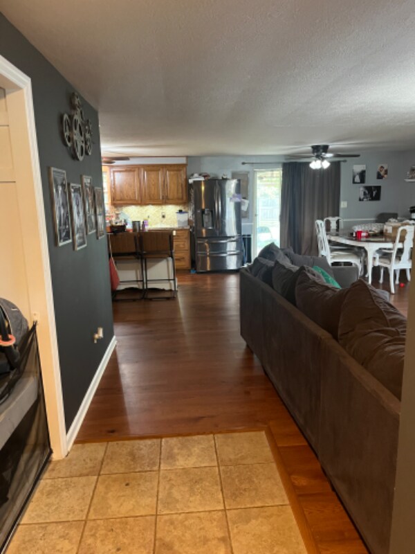Building Photo - 6838 Gilette Dr