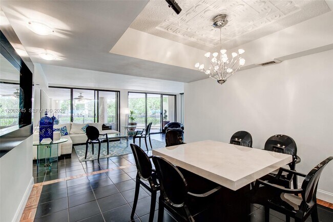 Foto del edificio - 2901 S Bayshore Dr
