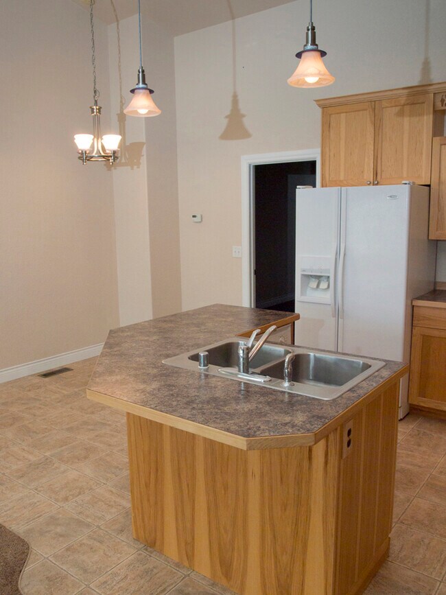 Building Photo - 3799 Beechnut St