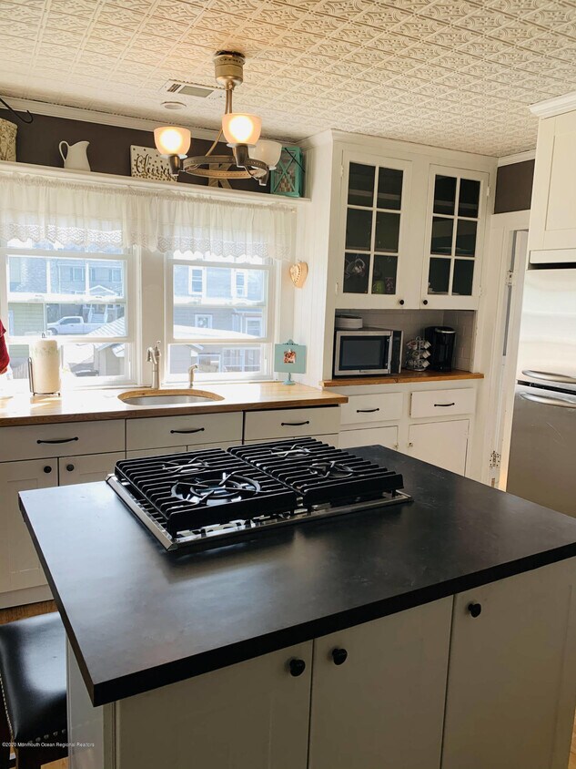 911 Woodland Ave, West Belmar, NJ 07719 Townhome Rentals in West