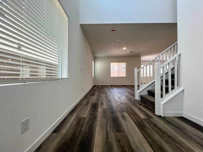 Foto del edificio - Stunning Newly Built 4-Bedroom, 3-Bathroom...