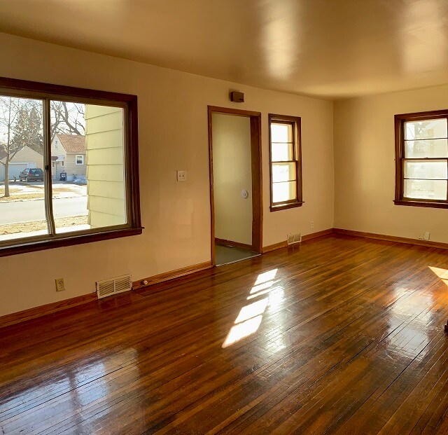 Foto del edificio - 1717 1st Ave NE