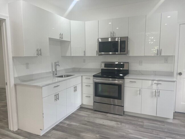 Foto del edificio - 477 Hilldale Ave