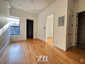 Building Photo - 1520 St Johns Pl