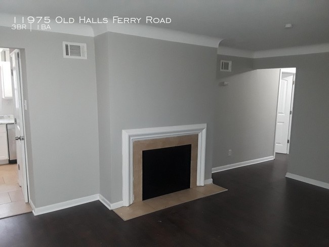 Building Photo - Mid Century Modern Black Jack Beauty