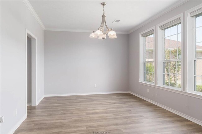Building Photo - 2618 Lochinvar Ln