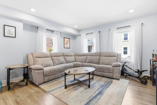 Foto del edificio - 169 W 9th St