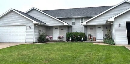 Building Photo - 2930 W Glenpark Dr