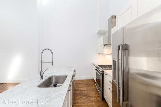 Building Photo - 2 br, 2.5 bath House - 2813 4th St NE #2