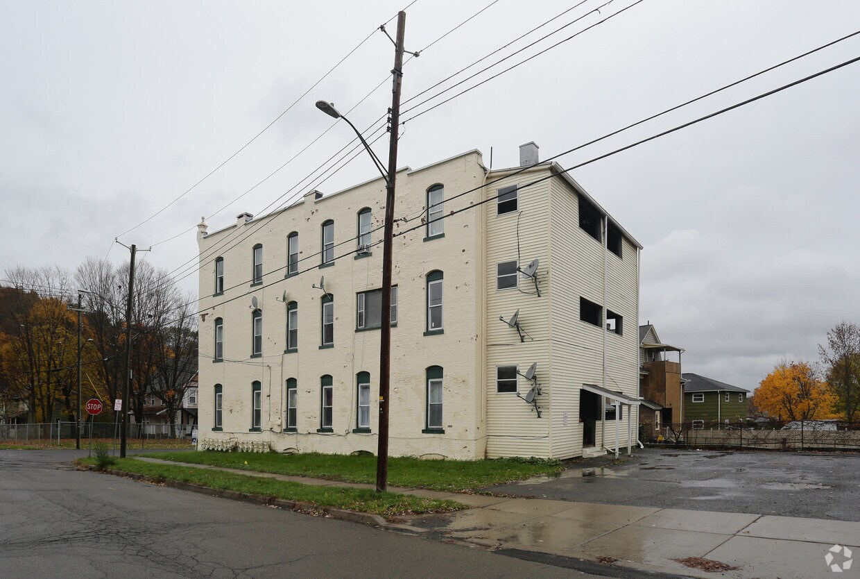 Building Photo - 123 Park Ave