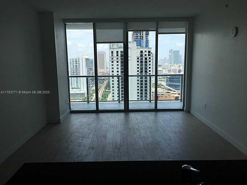 Foto principal - 79 SW 12th St