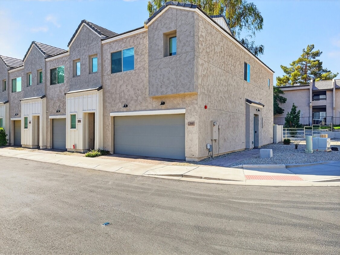 Photo - 8460 N 22nd Dr (Phoenix, AZ)