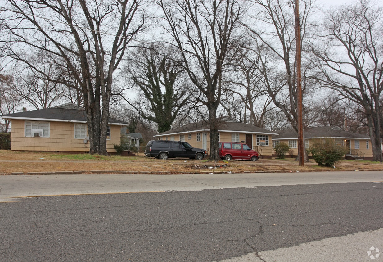 Building Photo - 1151 SW Cotton Ave