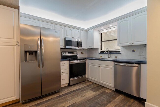 Building Photo - 890 N Federal Hwy