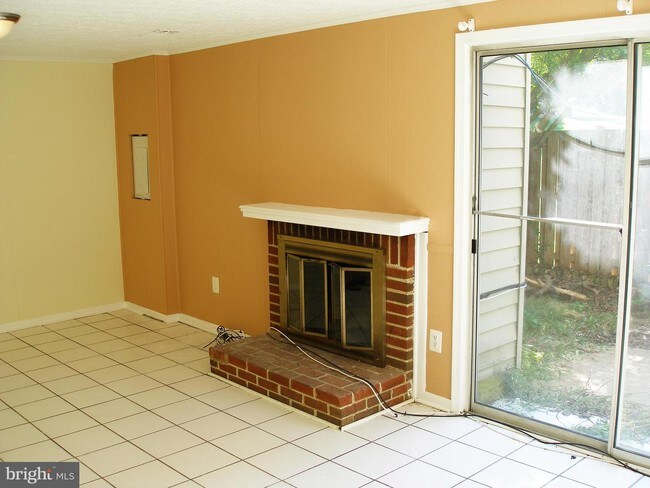 Building Photo - 1022 Salisbury Ct