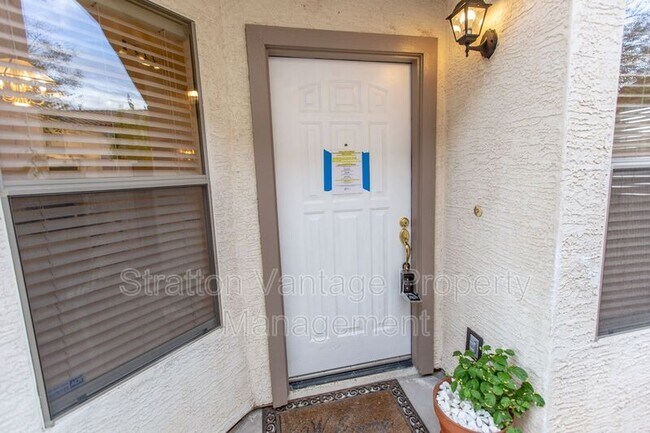 Foto del edificio - 12734 W Desert Rose Rd