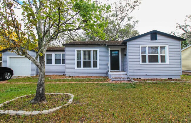 Foto del edificio - 1709 N. Forest Ave. Orlando, FL. 32803