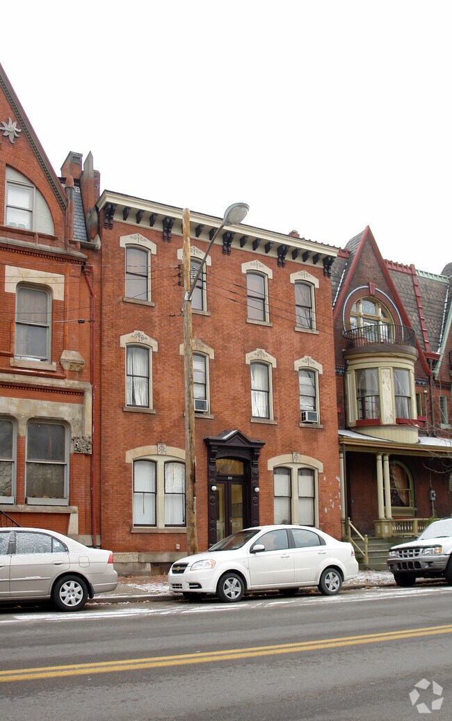 Foto del edificio - 908 Cedar Ave