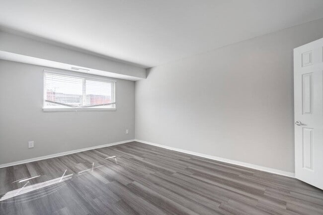 Building Photo - Crossroads Townhomes