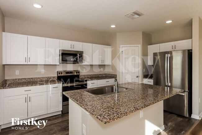 Building Photo - 5949 Slate Rock Dr