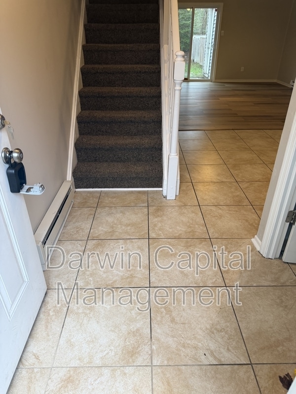 Building Photo - 658 Tara Dr