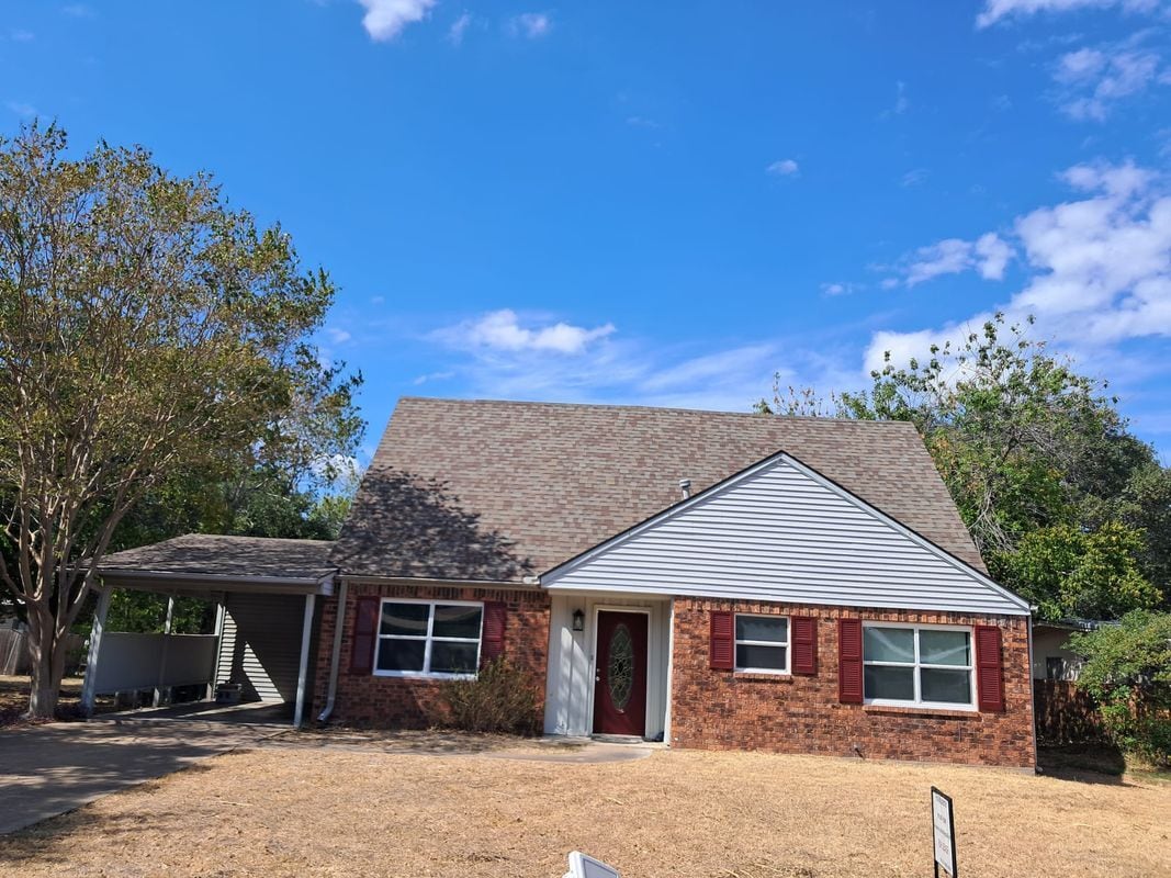 Photo - 1303 Leacrest Drive